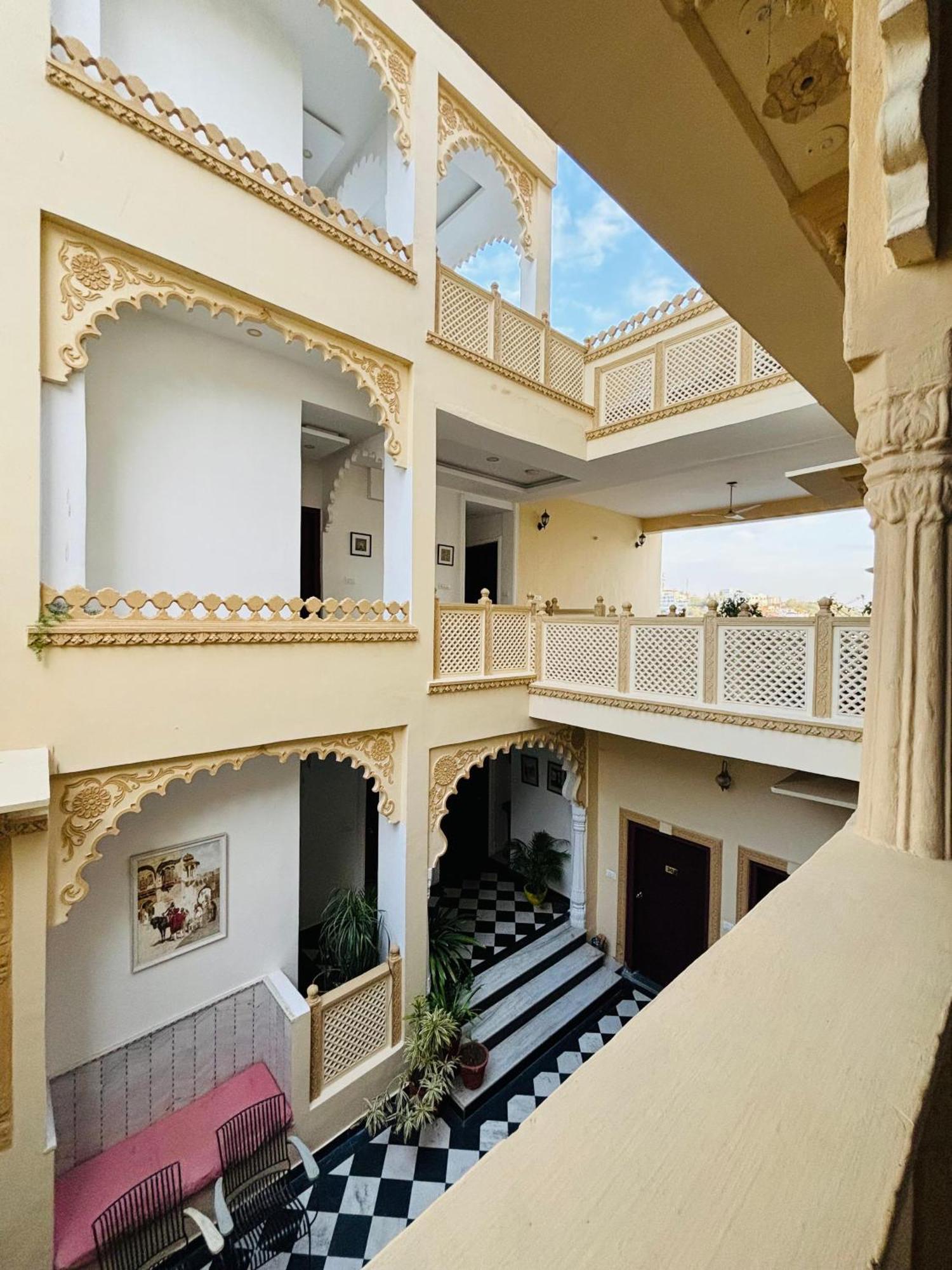 Hotel Mewari Villa Udaipur Exterior photo